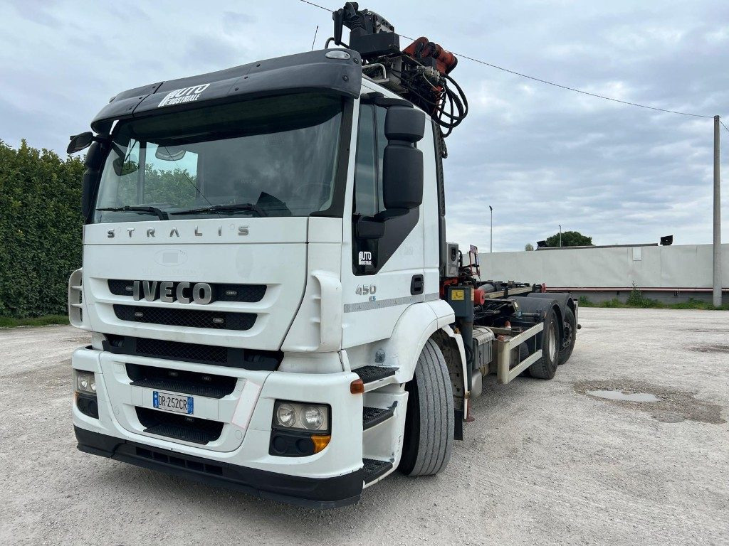 IVECO STRALIS 260E45 SCARRABILE - Camion ampliroll: photos 1 IVECO STRALIS 260E45 SCARRABILE - Camion ampliroll: photos 1