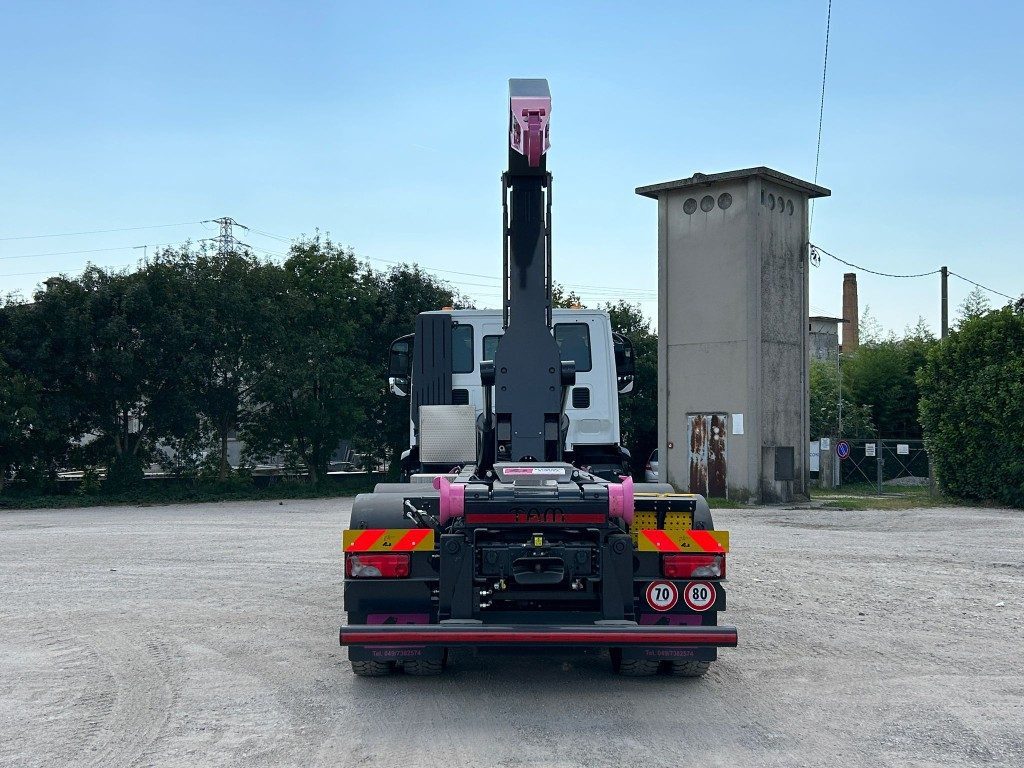 IVECO TRAKKER T-WAY AD380T NUOVO SCARRABILE - Camion ampliroll: photos 4 IVECO TRAKKER T-WAY AD380T NUOVO SCARRABILE - Camion ampliroll: photos 4