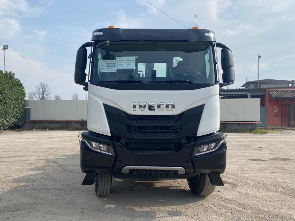 IVECO TRAKKER T-WAY AD510 NUOVO SCARRABILE - Camion ampliroll: photos 2 IVECO TRAKKER T-WAY AD510 NUOVO SCARRABILE - Camion ampliroll: photos 2