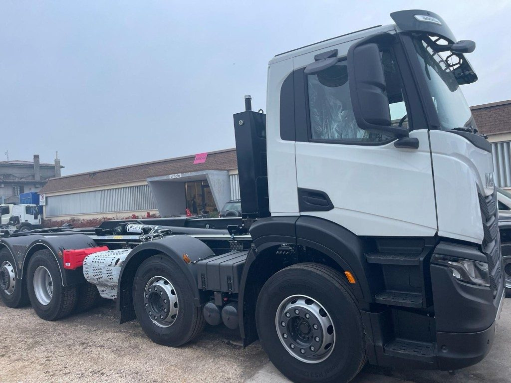 IVECO X-WAY AD350X480YPS SCARRABILE NUOVO - Camion ampliroll: photos 3 IVECO X-WAY AD350X480YPS SCARRABILE NUOVO - Camion ampliroll: photos 3