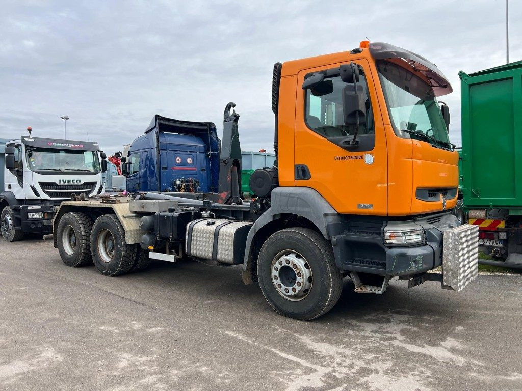 RENAULT KERAX 320 SCARRABILE - Camion ampliroll: photos 2 RENAULT KERAX 320 SCARRABILE - Camion ampliroll: photos 2