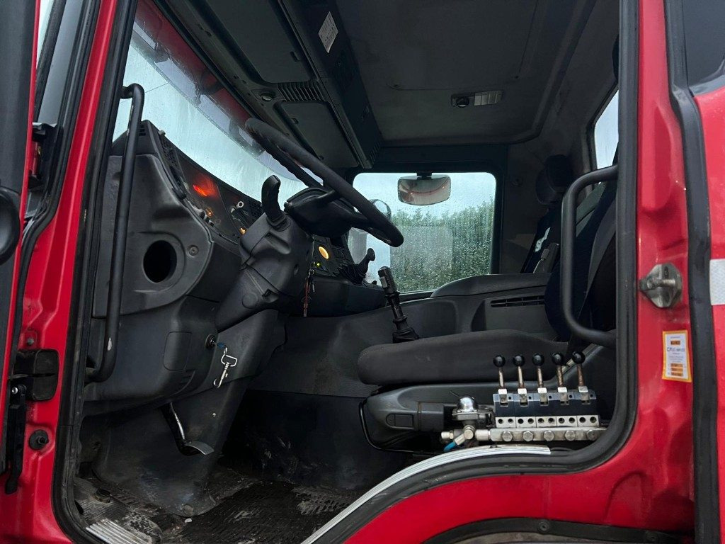 SCANIA CV P114 SCARRABILE 6X2 - Camion ampliroll: photos 5 SCANIA CV P114 SCARRABILE 6X2 - Camion ampliroll: photos 5
