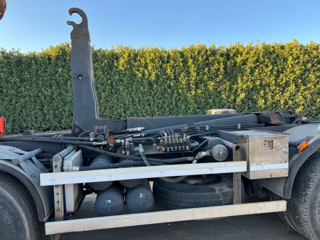 Camion ampliroll SCANIA CV R124 SCARRABILE CON GRU E POLIPO: photos 11