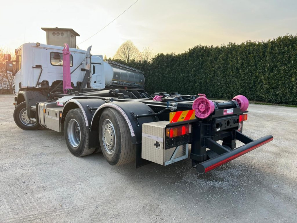 SCANIA P410 SCARRABILE CON RIDUTTORE AI MOZZI - Camion ampliroll: photos 4 SCANIA P410 SCARRABILE CON RIDUTTORE AI MOZZI - Camion ampliroll: photos 4