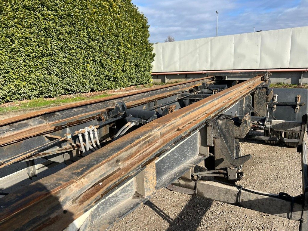 ZORZI RIMORCHIO SCARRABILE ZORZI 20R070 PNEUMATICO - Remorque ampliroll/ Multibenne: photos 3 ZORZI RIMORCHIO SCARRABILE ZORZI 20R070 PNEUMATICO - Remorque ampliroll/ Multibenne: photos 3