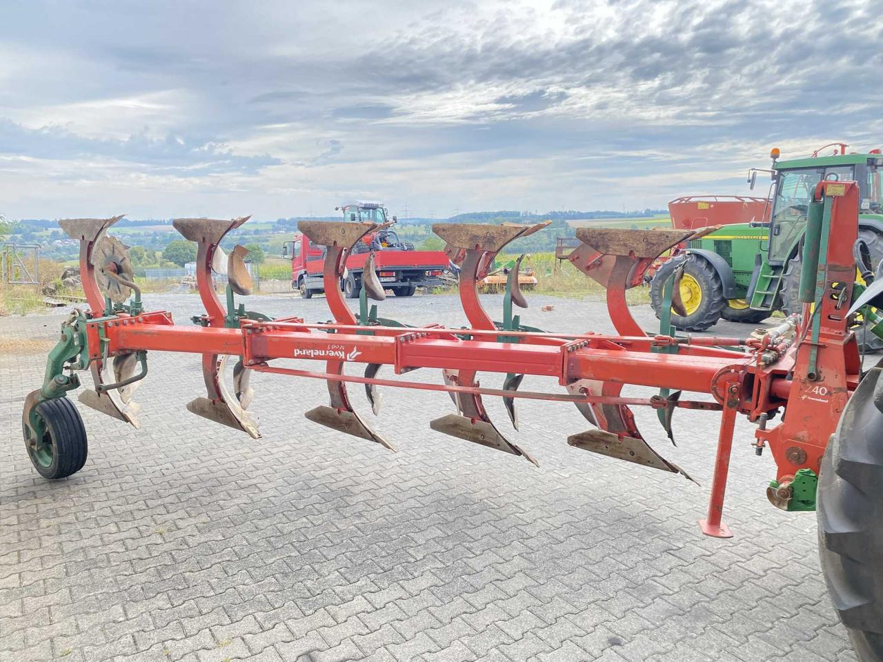 Kverneland F 240 - 9 - Charrue: photos 2 Kverneland F 240 - 9 - Charrue: photos 2