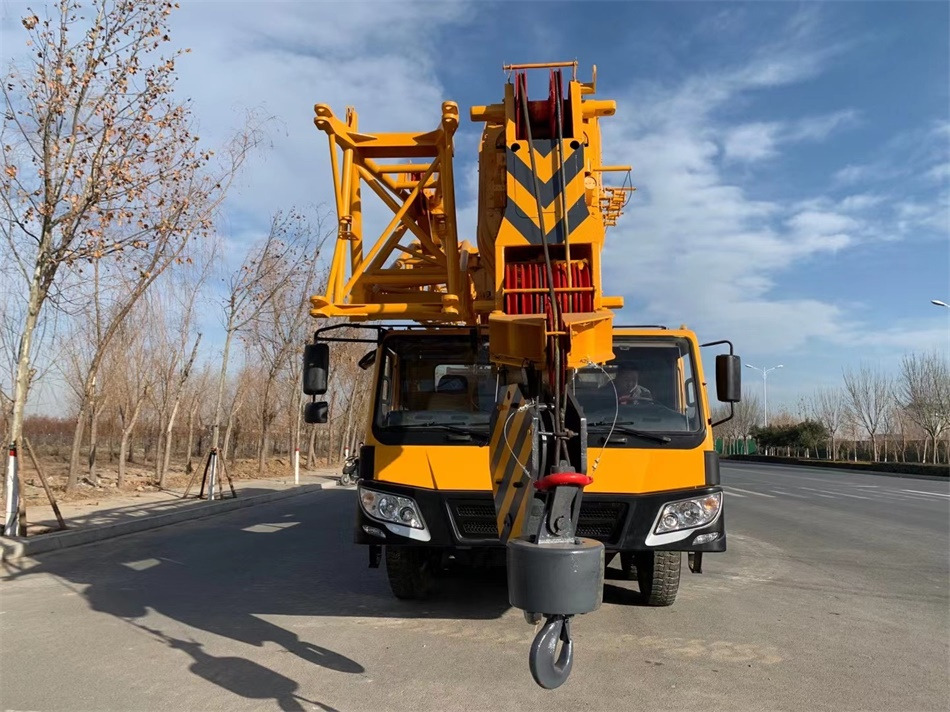 XCMG QY100K 100 ton truck crane - Grue mobile: photos 2 XCMG QY100K 100 ton truck crane - Grue mobile: photos 2