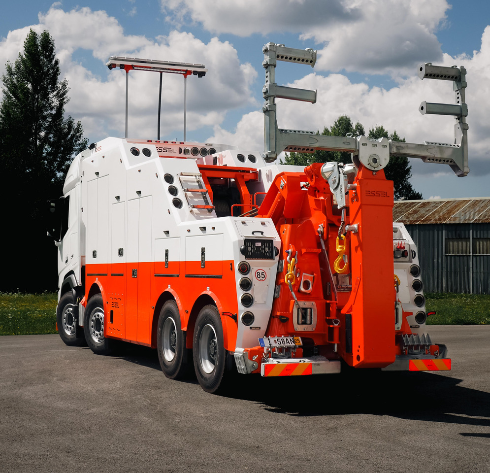 DAF530 FAD 8x4 T-REX 5- winches WHITE RHD - Remorqueuse: photos 4 DAF530 FAD 8x4 T-REX 5- winches WHITE RHD - Remorqueuse: photos 4