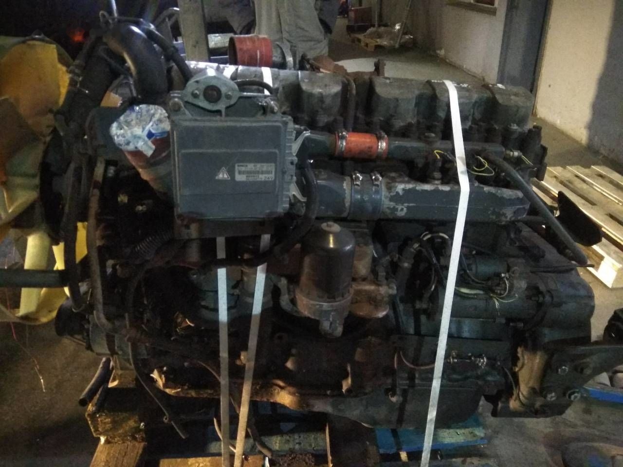 Renault E-TECH 440 Midr Renault MAGNUM - Moteur pour Camion: photos 1 Renault E-TECH 440 Midr Renault MAGNUM - Moteur pour Camion: photos 1