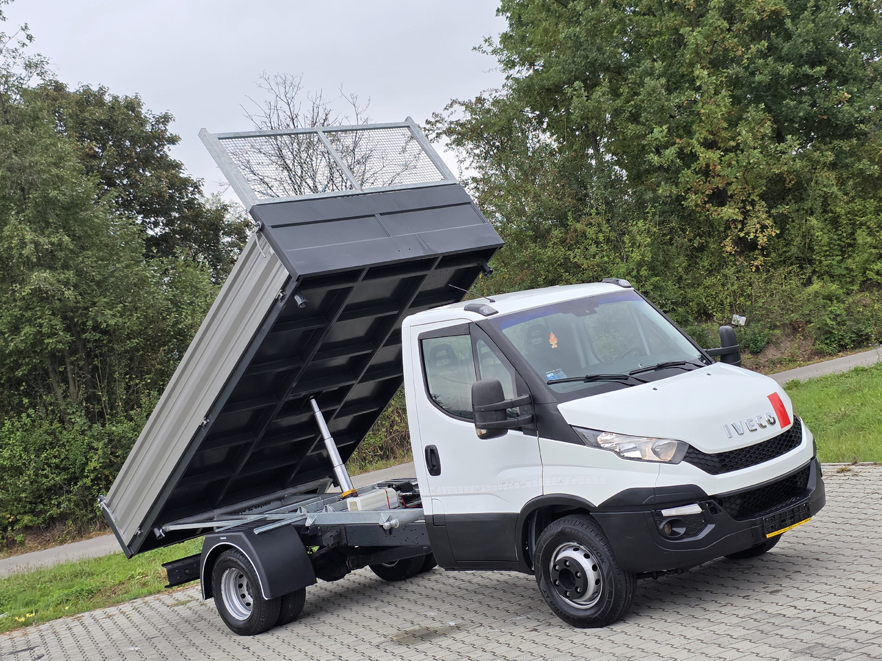 IVECO Daily 70c-17 Wywrotka 3.80 M ! Kiper 3-Stronny ! Klima ! 3.0 HPI  * 170 Hp ! Super Stan  ! Z Włoch  ! - Utilitaire benne: photos 2 IVECO Daily 70c-17 Wywrotka 3.80 M ! Kiper 3-Stronny ! Klima ! 3.0 HPI  * 170 Hp ! Super Stan  ! Z Włoch  ! - Utilitaire benne: photos 2