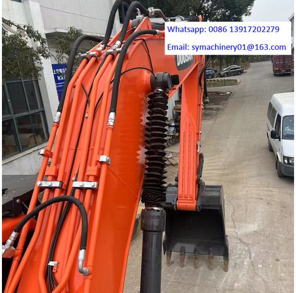 Doosan DX225LC - Pelle sur chenille: photos 5 Doosan DX225LC - Pelle sur chenille: photos 5