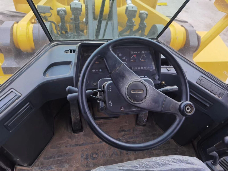 Komatsu WA470 - Chargeuse sur pneus: photos 4 Komatsu WA470 - Chargeuse sur pneus: photos 4