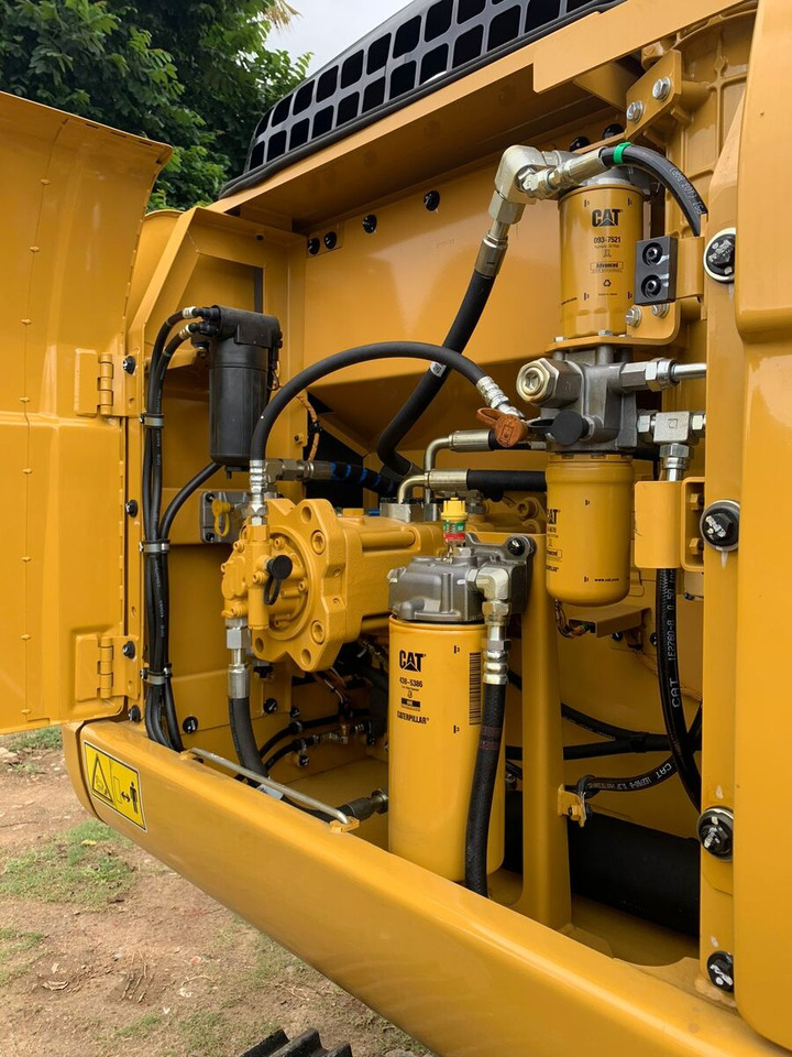 New Caterpillar 323D3 tracked excavator - Pelle sur chenille: photos 3 New Caterpillar 323D3 tracked excavator - Pelle sur chenille: photos 3