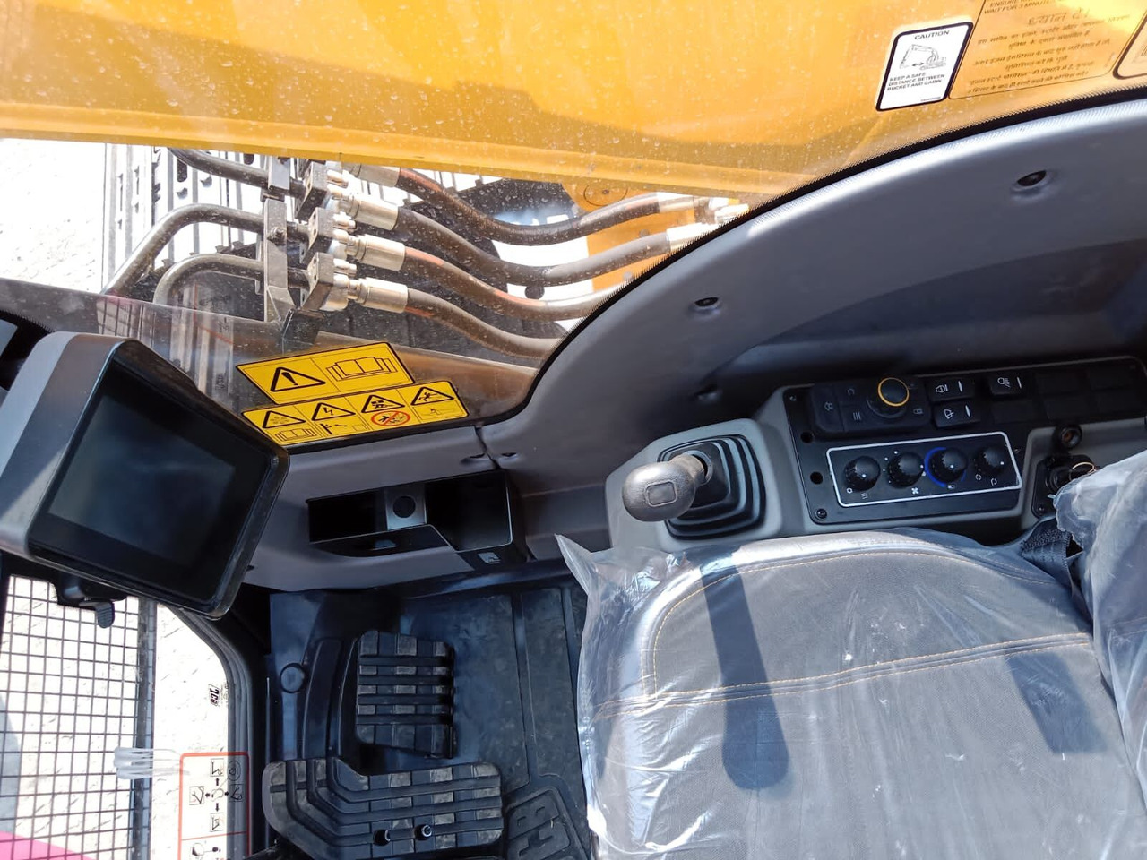 New JCB JS 200 tracked excavator - Pelle sur chenille: photos 5 New JCB JS 200 tracked excavator - Pelle sur chenille: photos 5
