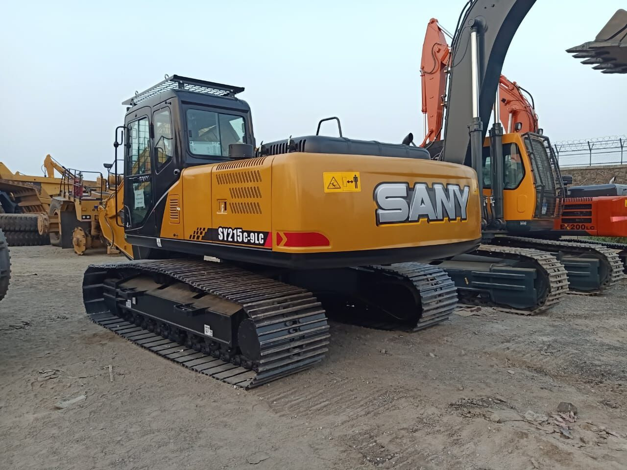 New Sany SY 215 MITSUBISHI ENGINE tracked excavator - Pelle sur chenille: photos 1 New Sany SY 215 MITSUBISHI ENGINE tracked excavator - Pelle sur chenille: photos 1