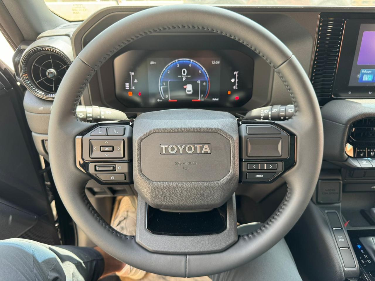 Toyota Prado - Voiture: photos 1 Toyota Prado - Voiture: photos 1