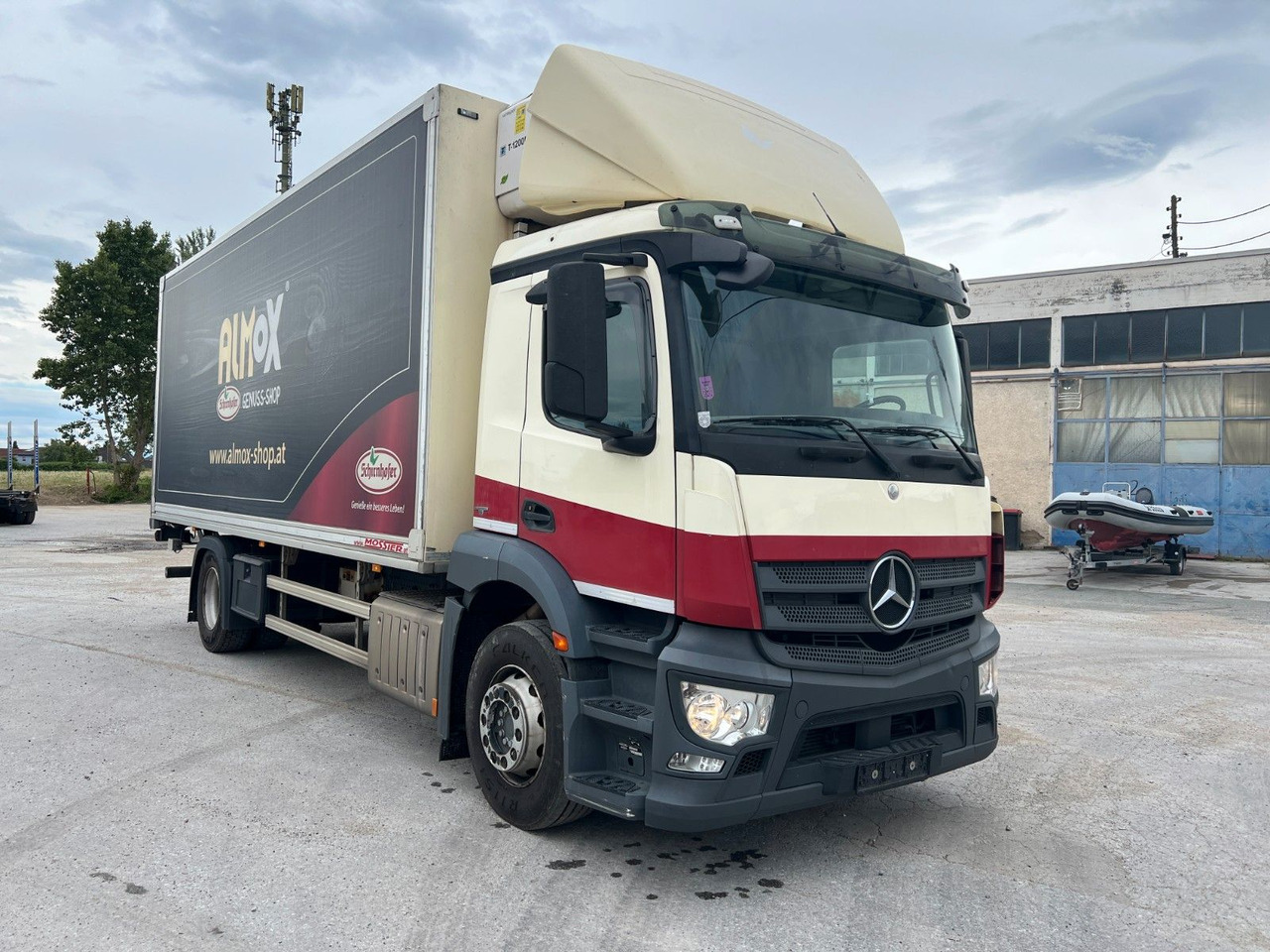 Mercedes-Benz Antos 1833 Kühlkoff LBW | Standheizung | Euro 6 - Camion frigorifique: photos 2 Mercedes-Benz Antos 1833 Kühlkoff LBW | Standheizung | Euro 6 - Camion frigorifique: photos 2