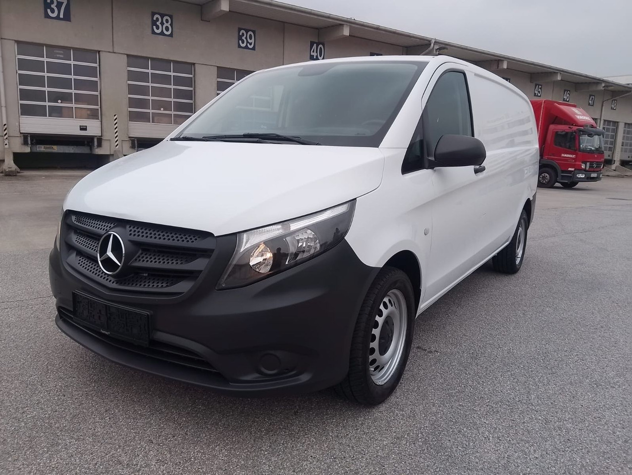 Mercedes-Benz VITO 116 CDI - Fourgon utilitaire: photos 1 Mercedes-Benz VITO 116 CDI - Fourgon utilitaire: photos 1