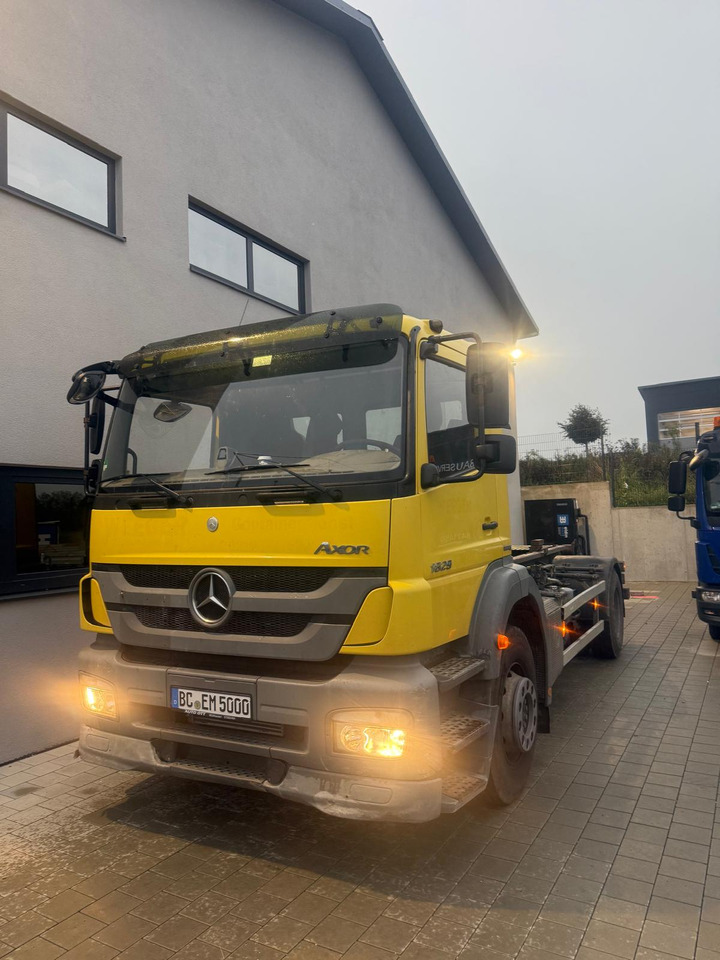 MERCEDES-BENZ AXOR 1829/ 18t Abroller TÜV/SP Neu - Camion ampliroll: photos 1 MERCEDES-BENZ AXOR 1829/ 18t Abroller TÜV/SP Neu - Camion ampliroll: photos 1