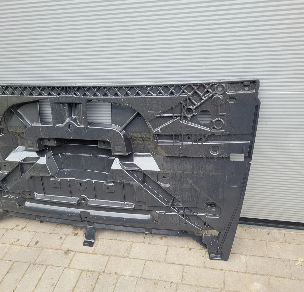 ATRAPA MASKA DAF XF 106 ORYGINAŁ 1835730 CHWALIM116 - Capot pour Camion: photos 2 ATRAPA MASKA DAF XF 106 ORYGINAŁ 1835730 CHWALIM116 - Capot pour Camion: photos 2