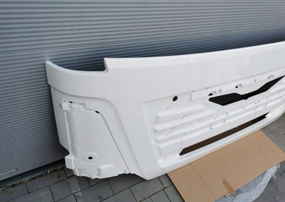 ATRAPA MASKA MAN TGX E6 RAL 9010 ORYGINAŁ - Capot pour Camion: photos 2 ATRAPA MASKA MAN TGX E6 RAL 9010 ORYGINAŁ - Capot pour Camion: photos 2