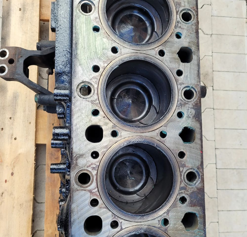 BLOK SILNIKA MERCEDES ACTROS MP4 EURO6 R471 09 - Bloc-cylindres pour Camion: photos 4 BLOK SILNIKA MERCEDES ACTROS MP4 EURO6 R471 09 - Bloc-cylindres pour Camion: photos 4