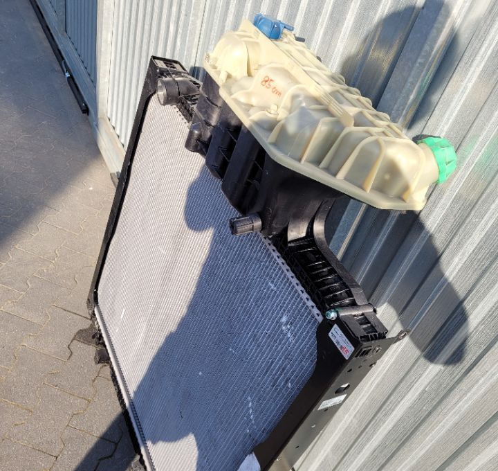 CHŁODNICA MAN TGS TGA RDZEN 85CM 81.06100-6838 NOWY ORYG. - Système de refroidissement pour Camion: photos 2 CHŁODNICA MAN TGS TGA RDZEN 85CM 81.06100-6838 NOWY ORYG. - Système de refroidissement pour Camion: photos 2