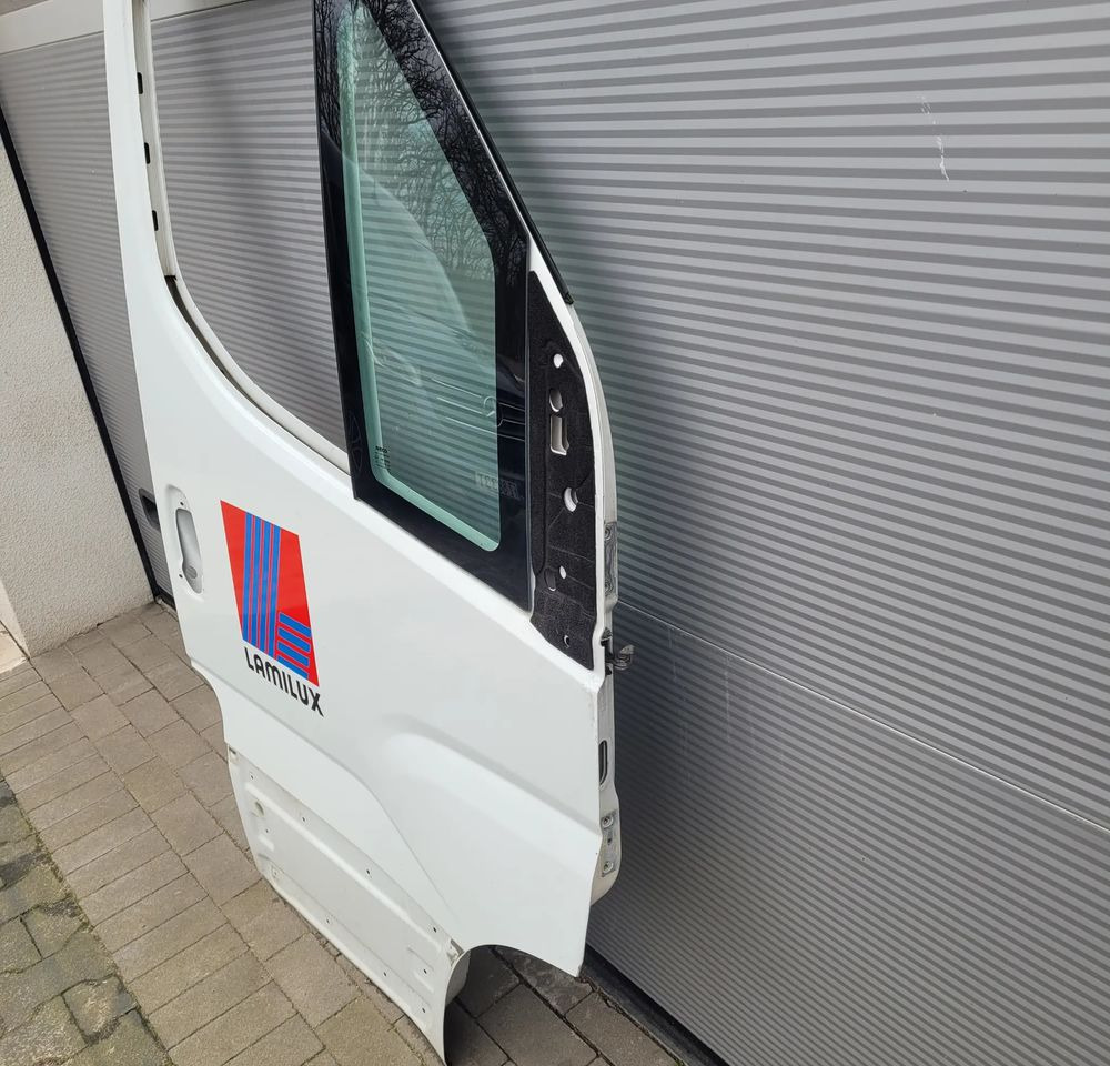 DRZWI IVECO DAILY NM RH. LUB LH. CANA ZA SZT. CHWALIM116 - Portière et pièces pour Véhicule utilitaire: photos 3 DRZWI IVECO DAILY NM RH. LUB LH. CANA ZA SZT. CHWALIM116 - Portière et pièces pour Véhicule utilitaire: photos 3
