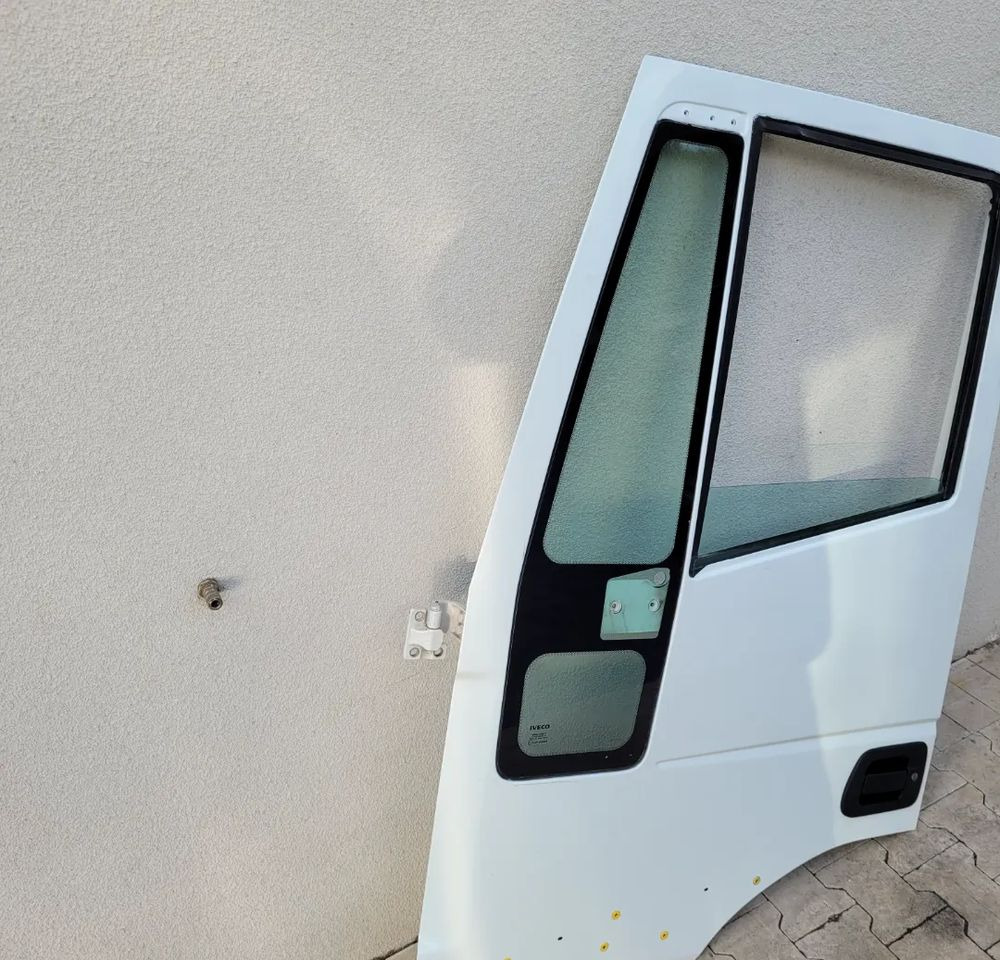 DRZWI LEWE IVECO EUROCARGO - Portière et pièces pour Camion: photos 3 DRZWI LEWE IVECO EUROCARGO - Portière et pièces pour Camion: photos 3