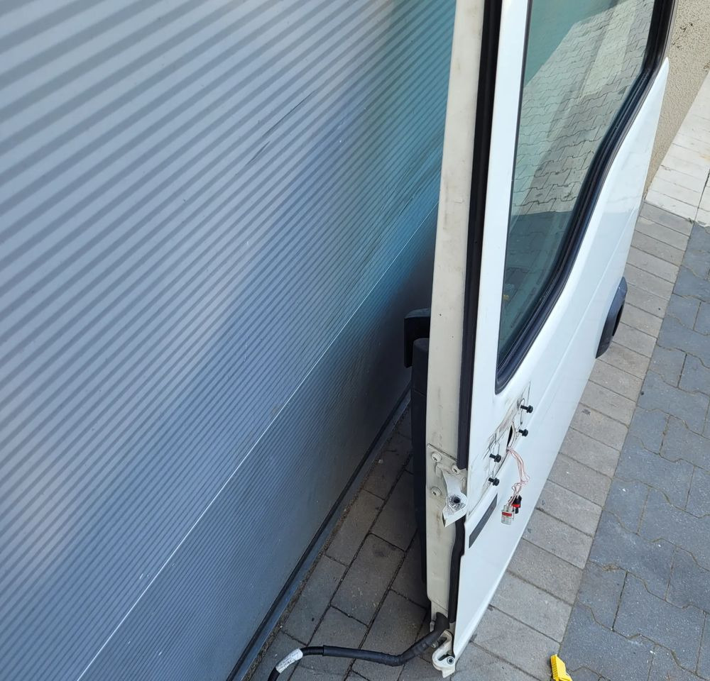 DRZWI MAN TGX LEWE LIFT RAL 9010 ORYGINAŁ CHWALIM116 - Portière et pièces pour Camion: photos 2 DRZWI MAN TGX LEWE LIFT RAL 9010 ORYGINAŁ CHWALIM116 - Portière et pièces pour Camion: photos 2