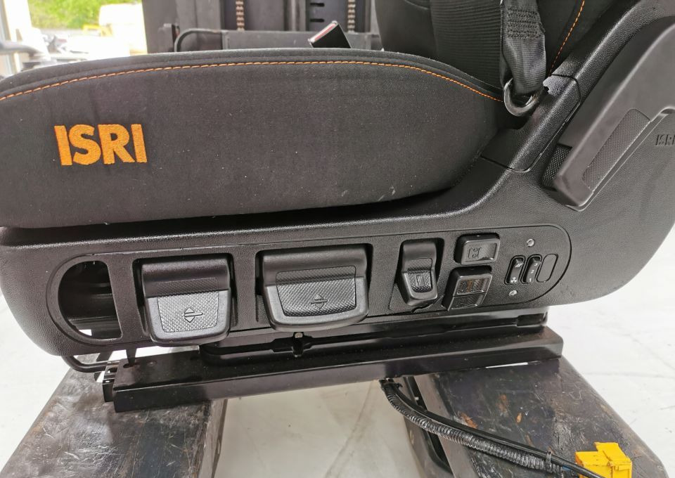 FOTEL KIEROWCY AUTOBUS MAN NEOPLAN ISRI - Siège pour Bus: photos 5 FOTEL KIEROWCY AUTOBUS MAN NEOPLAN ISRI - Siège pour Bus: photos 5