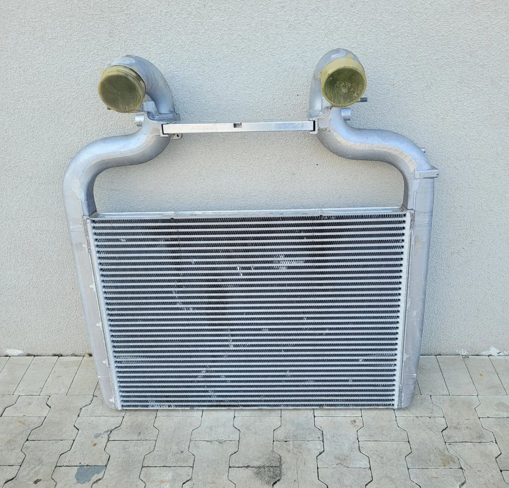 INTERCOOLER DAF XF 106 ORYGINAŁ 2021R 2125897 - Intercooler pour Camion: photos 1 INTERCOOLER DAF XF 106 ORYGINAŁ 2021R 2125897 - Intercooler pour Camion: photos 1