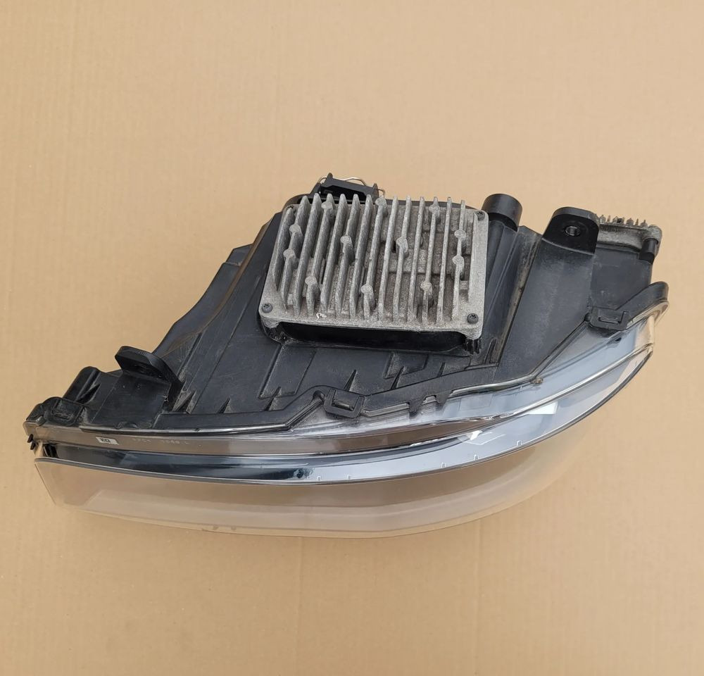 LAMPA LED MAN TG3 TGX NM ORYGINAŁ 81.25101-6821 LEWA CHWALIM116 - Lumière/ Éclairage pour Camion: photos 3 LAMPA LED MAN TG3 TGX NM ORYGINAŁ 81.25101-6821 LEWA CHWALIM116 - Lumière/ Éclairage pour Camion: photos 3