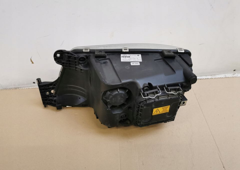 LAMPA XENON MAN TGX TGS RH.ORYGINAŁ LIFT MOCNY LED - Feu avant pour Camion: photos 3 LAMPA XENON MAN TGX TGS RH.ORYGINAŁ LIFT MOCNY LED - Feu avant pour Camion: photos 3