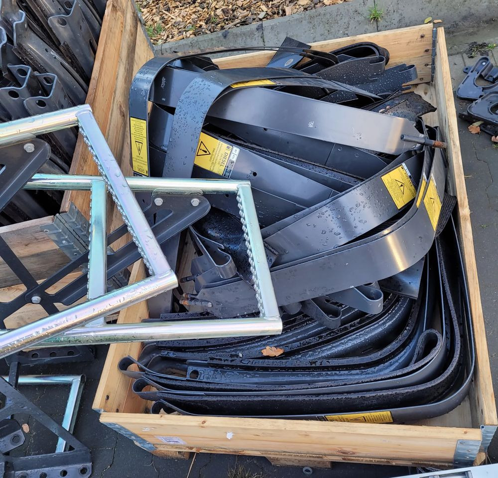 ŁAPY MOCOWANIE ZBIORNIKA MERCEDES ACTROS MP4 MP5 NOWE - Carrosserie et extérieur pour Camion: photos 2 ŁAPY MOCOWANIE ZBIORNIKA MERCEDES ACTROS MP4 MP5 NOWE - Carrosserie et extérieur pour Camion: photos 2