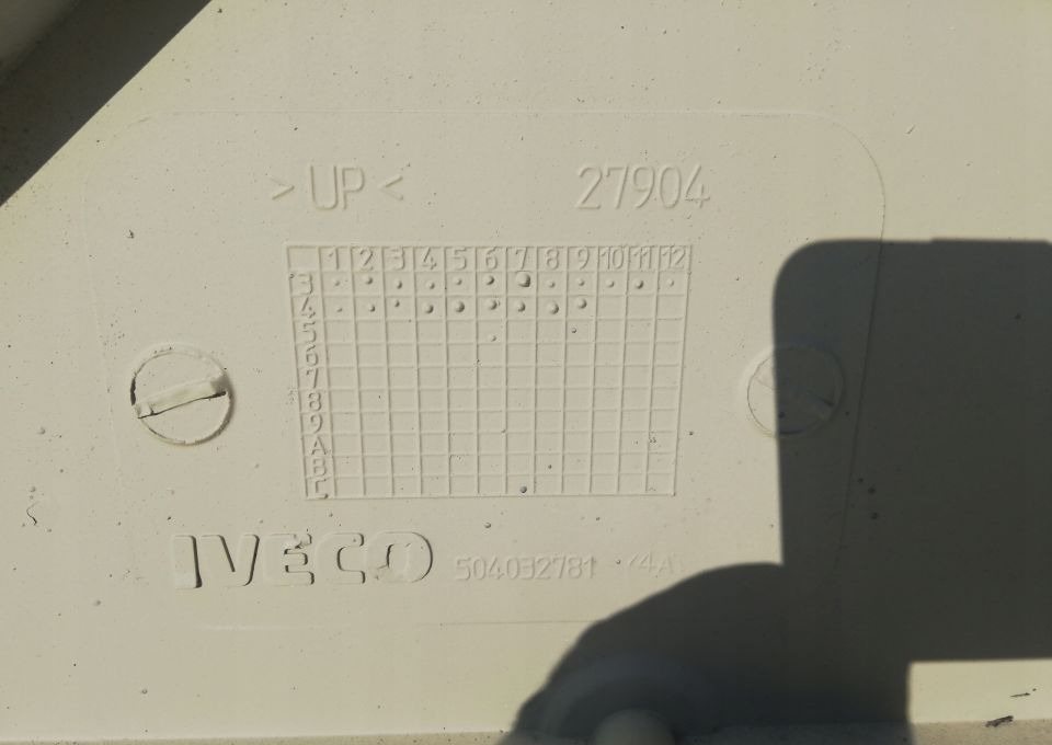 MASKA ATRAPA IVECO EUROCARGO ORYGINAŁ - Capot pour Camion: photos 4 MASKA ATRAPA IVECO EUROCARGO ORYGINAŁ - Capot pour Camion: photos 4