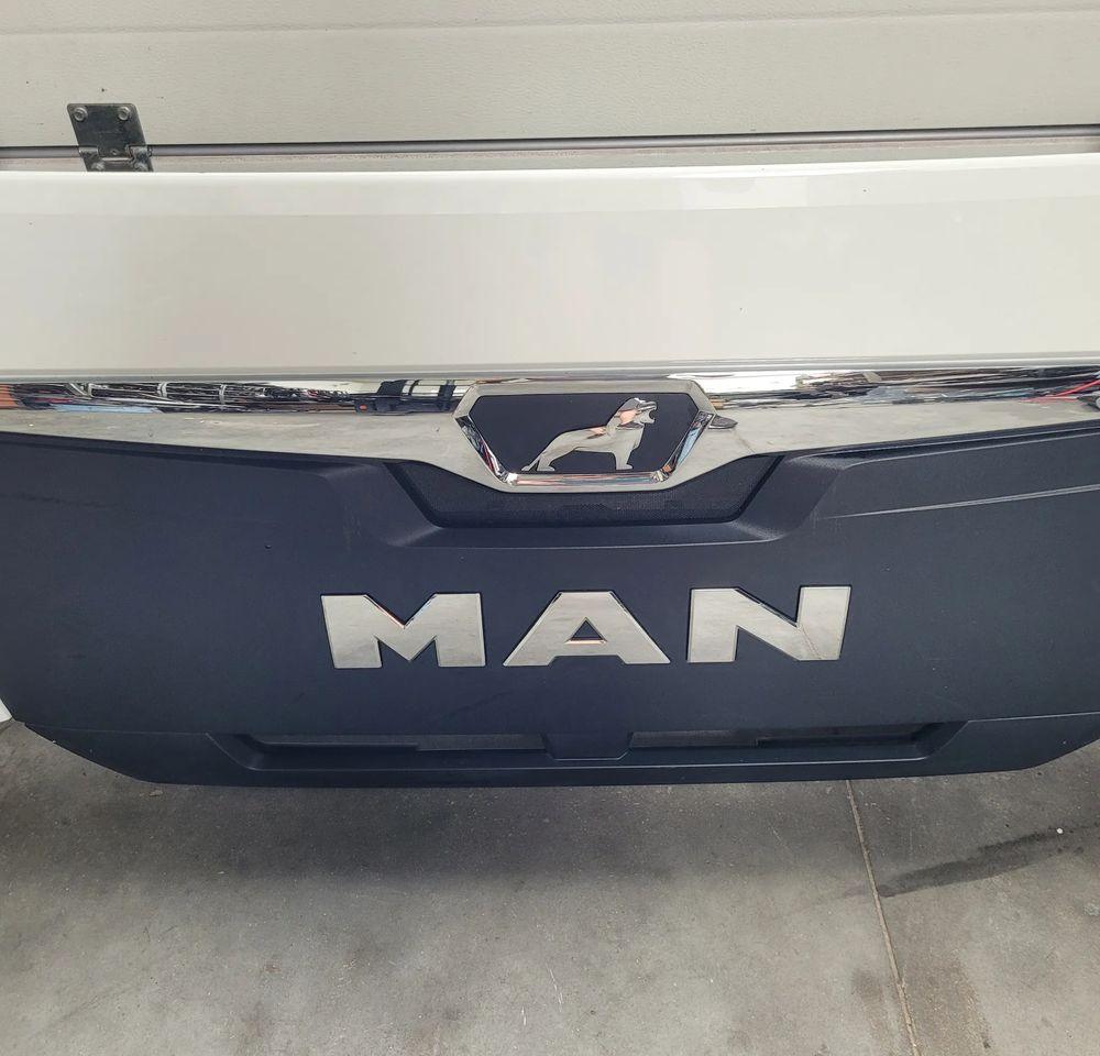 MASKA ATRAPA MAN TGX TG3 NM.ORYGINAŁ 81.61110-6112 CHWALIM116 - Capot pour Camion: photos 4 MASKA ATRAPA MAN TGX TG3 NM.ORYGINAŁ 81.61110-6112 CHWALIM116 - Capot pour Camion: photos 4