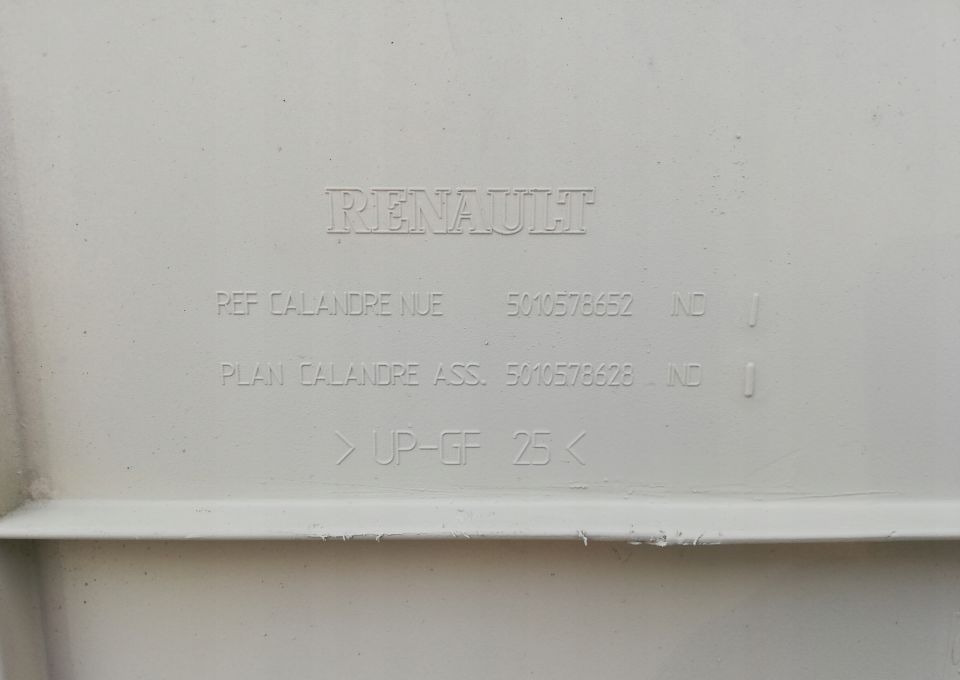 MASKA ATRAPA RENAULT MIDLUM ORYGINAŁ - Capot pour Camion: photos 4 MASKA ATRAPA RENAULT MIDLUM ORYGINAŁ - Capot pour Camion: photos 4