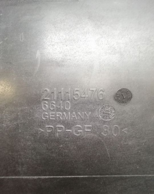 OBUDOWA FILTRA POWIETRZA VOLVO FH4 FH13 - Filtre à air pour Camion: photos 2 OBUDOWA FILTRA POWIETRZA VOLVO FH4 FH13 - Filtre à air pour Camion: photos 2