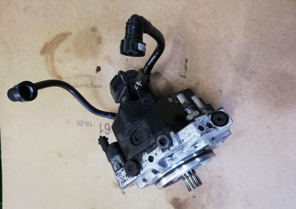 POMPA WTRYSKOWA PALIWA MAN TGX tgs 51.11103-7792 - Pompe à carburant pour Camion: photos 1 POMPA WTRYSKOWA PALIWA MAN TGX tgs 51.11103-7792 - Pompe à carburant pour Camion: photos 1