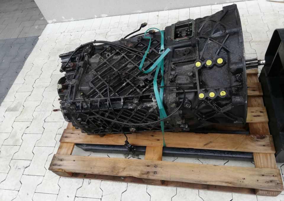 SKRZYNIA BIEGÓW ZF MAN TGX TGS MANUAL - Boîte de vitesse pour Camion: photos 1 SKRZYNIA BIEGÓW ZF MAN TGX TGS MANUAL - Boîte de vitesse pour Camion: photos 1