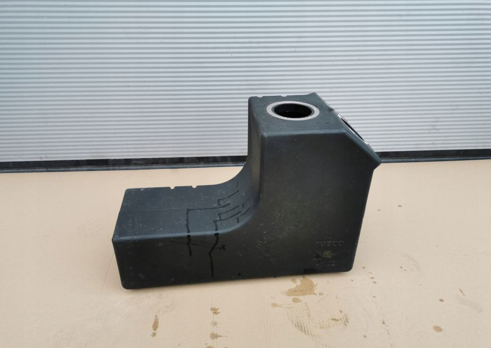 ZBIORNIK AD BLUE IVECO EUROCARGO 504166556 - AdBlue réservoir pour Camion: photos 2 ZBIORNIK AD BLUE IVECO EUROCARGO 504166556 - AdBlue réservoir pour Camion: photos 2