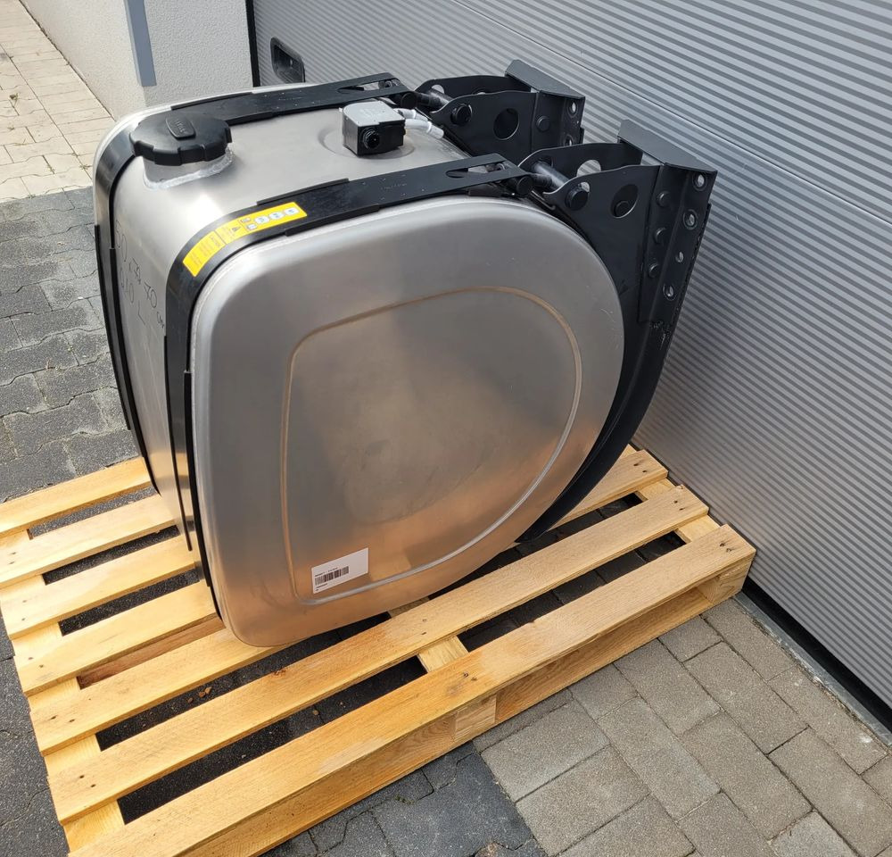 ZBIORNIK PALIWA VOLVO FH4 FH5 RENAULT 21516443 210L CHWALIM116 - Réservoir de carburant pour Camion: photos 3 ZBIORNIK PALIWA VOLVO FH4 FH5 RENAULT 21516443 210L CHWALIM116 - Réservoir de carburant pour Camion: photos 3