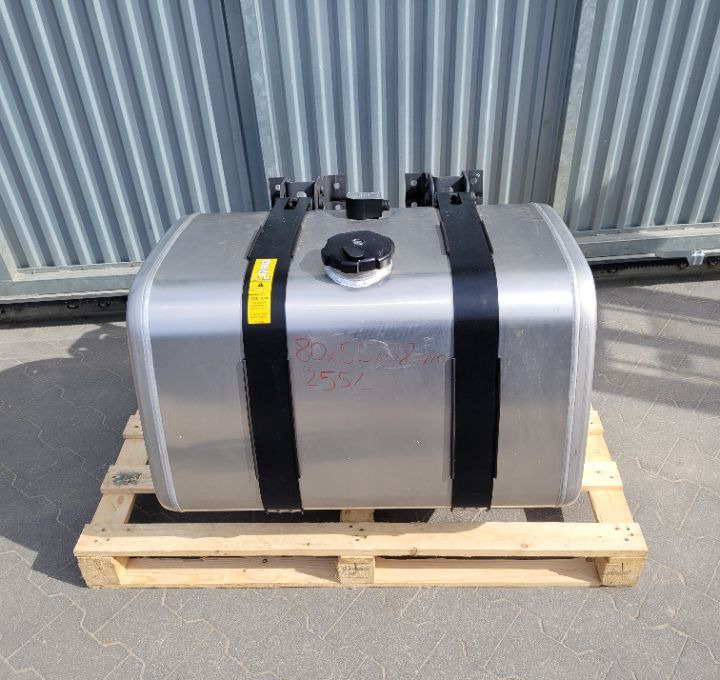 ZBIORNIK PALIWA VOLVO FH4 RENAULT 21516469 255L - Réservoir de carburant pour Camion: photos 2 ZBIORNIK PALIWA VOLVO FH4 RENAULT 21516469 255L - Réservoir de carburant pour Camion: photos 2