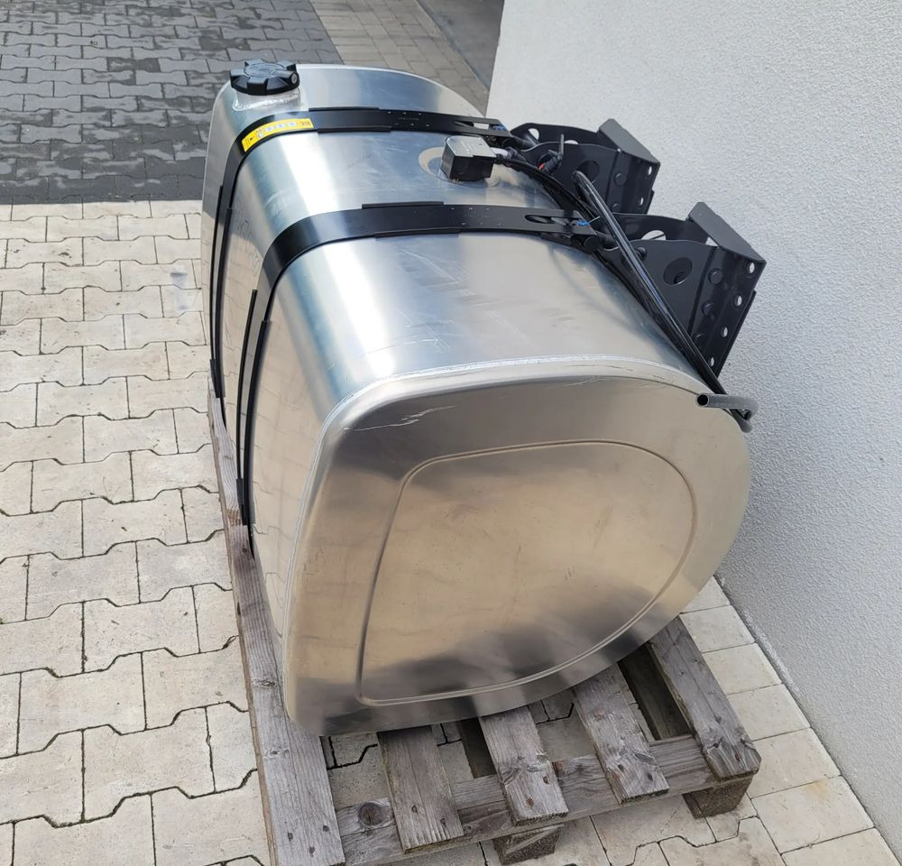 ZBIORNIK PALIWA VOLVO FH4 RENAULT OM 21516447 100X70X70 405L. - Réservoir de carburant pour Camion: photos 2 ZBIORNIK PALIWA VOLVO FH4 RENAULT OM 21516447 100X70X70 405L. - Réservoir de carburant pour Camion: photos 2