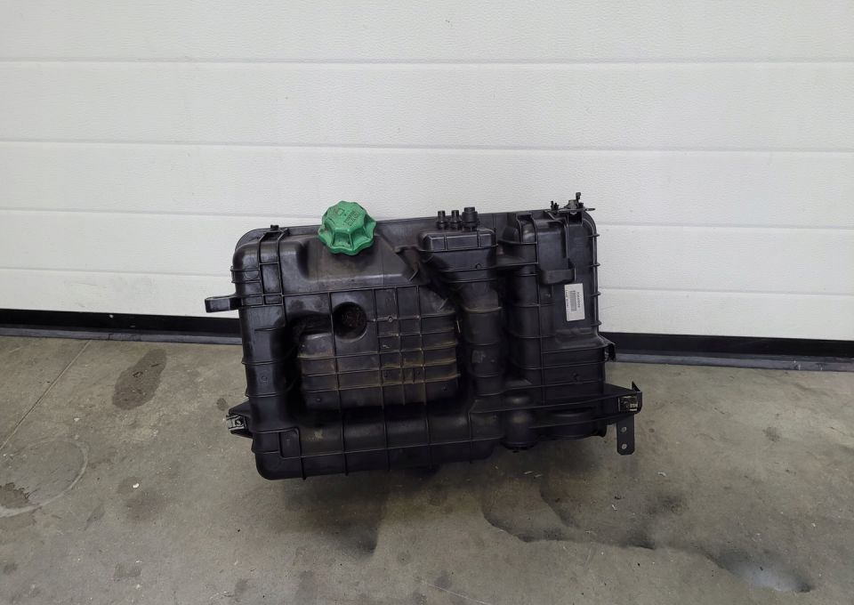 ZBIORNIK WYRÓWNAWCZY MERCEDES ACTROS A9605014203 - Vase d'expansion pour Camion: photos 1 ZBIORNIK WYRÓWNAWCZY MERCEDES ACTROS A9605014203 - Vase d'expansion pour Camion: photos 1