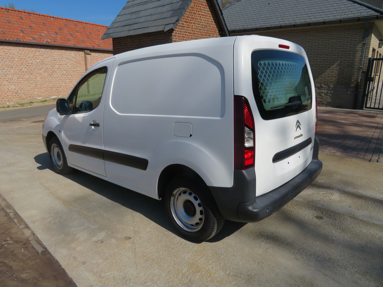 CITROËN Berlingo 1.6 BlueHDi CLUB - Fourgon utilitaire: photos 5 CITROËN Berlingo 1.6 BlueHDi CLUB - Fourgon utilitaire: photos 5