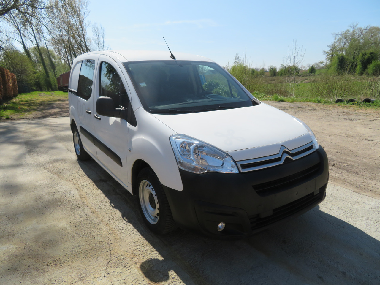 CITROËN Berlingo 1.6 BlueHDi CLUB - Fourgon utilitaire: photos 1 CITROËN Berlingo 1.6 BlueHDi CLUB - Fourgon utilitaire: photos 1