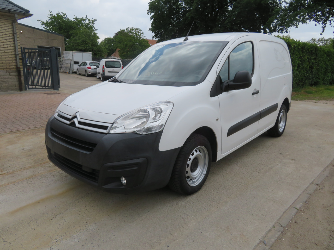 CITROËN Berlingo 1.6 BlueHDi CLUB - Fourgon utilitaire: photos 3 CITROËN Berlingo 1.6 BlueHDi CLUB - Fourgon utilitaire: photos 3