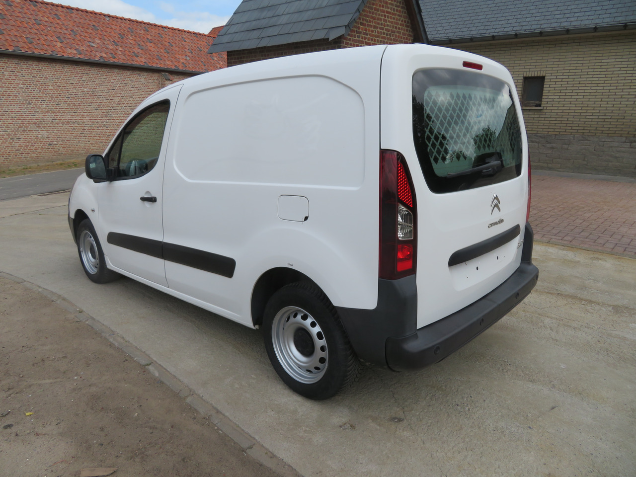 CITROËN Berlingo 1.6 BlueHDi CLUB - Fourgon utilitaire: photos 5 CITROËN Berlingo 1.6 BlueHDi CLUB - Fourgon utilitaire: photos 5
